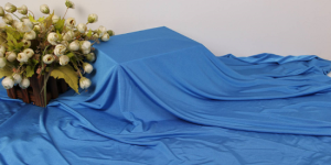 What material is ice silk fabric made of? What are the advantages and disadvantages of ice silk fabric?