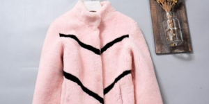 What are the characteristics of lamb wool fabric?  How much does one meter of lamb wool fabric cost?