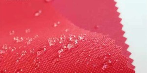 What are the characteristics of waterproof Oxford cloth?