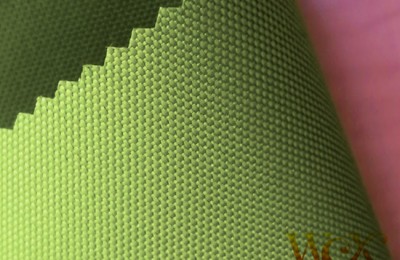 Which fabric is better for a stroller, Oxford cloth or linen?