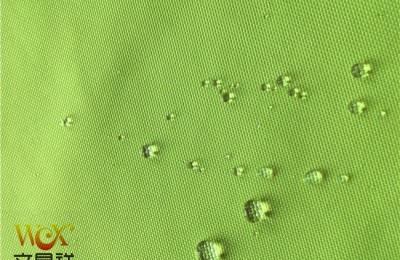 Are Oxford cloth and canvas the same kind of fabric?