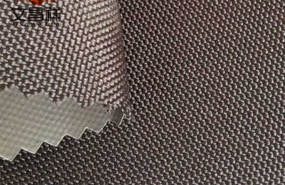 What are the characteristics of polyester curtain Oxford cloth?