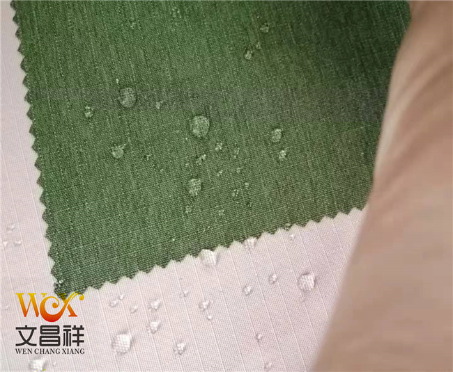 Characteristics of waterproof Oxford cloth